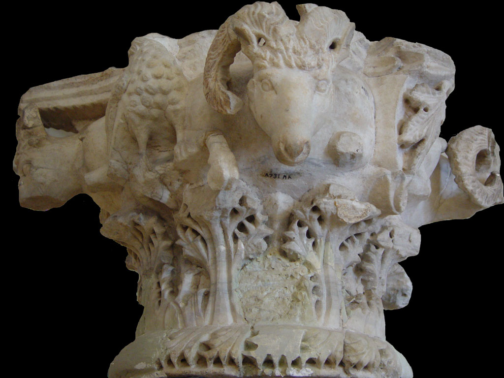 Mak Amphipolis_capitol with rams heads, late Roman era.jpg