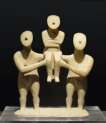 220px-Cycladic_three_figurines_group.jpg